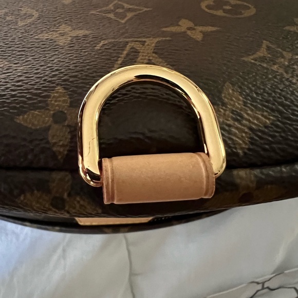 ❌SOLD!!!❌ Louis Vuitton Bumbag - Picture 15 of 16